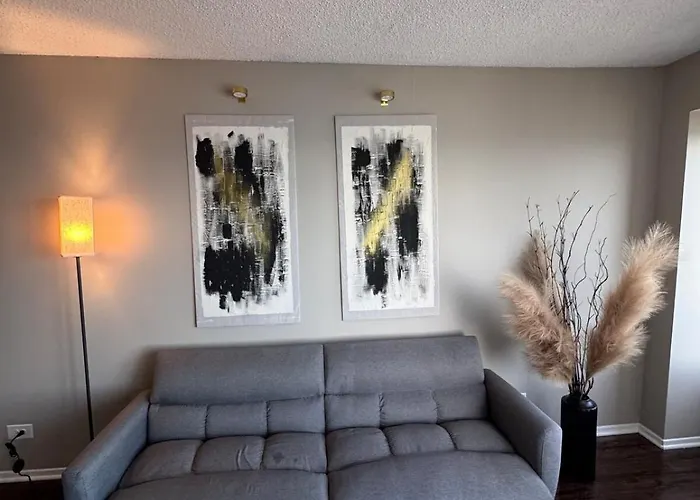 Location! Walkable! King Bed! Incredible Views! Chicago