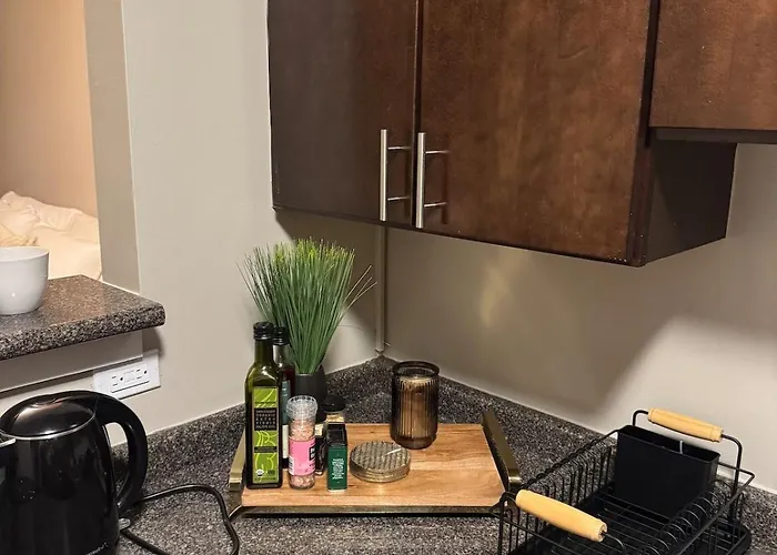Location! Walkable! King Bed! Incredible Views! * Chicago
