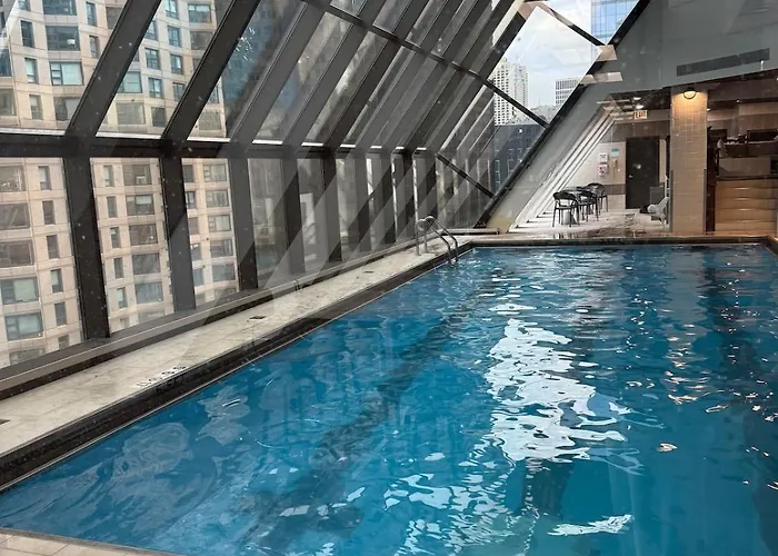 Location! Walkable! King Bed! Incredible Views! * Chicago